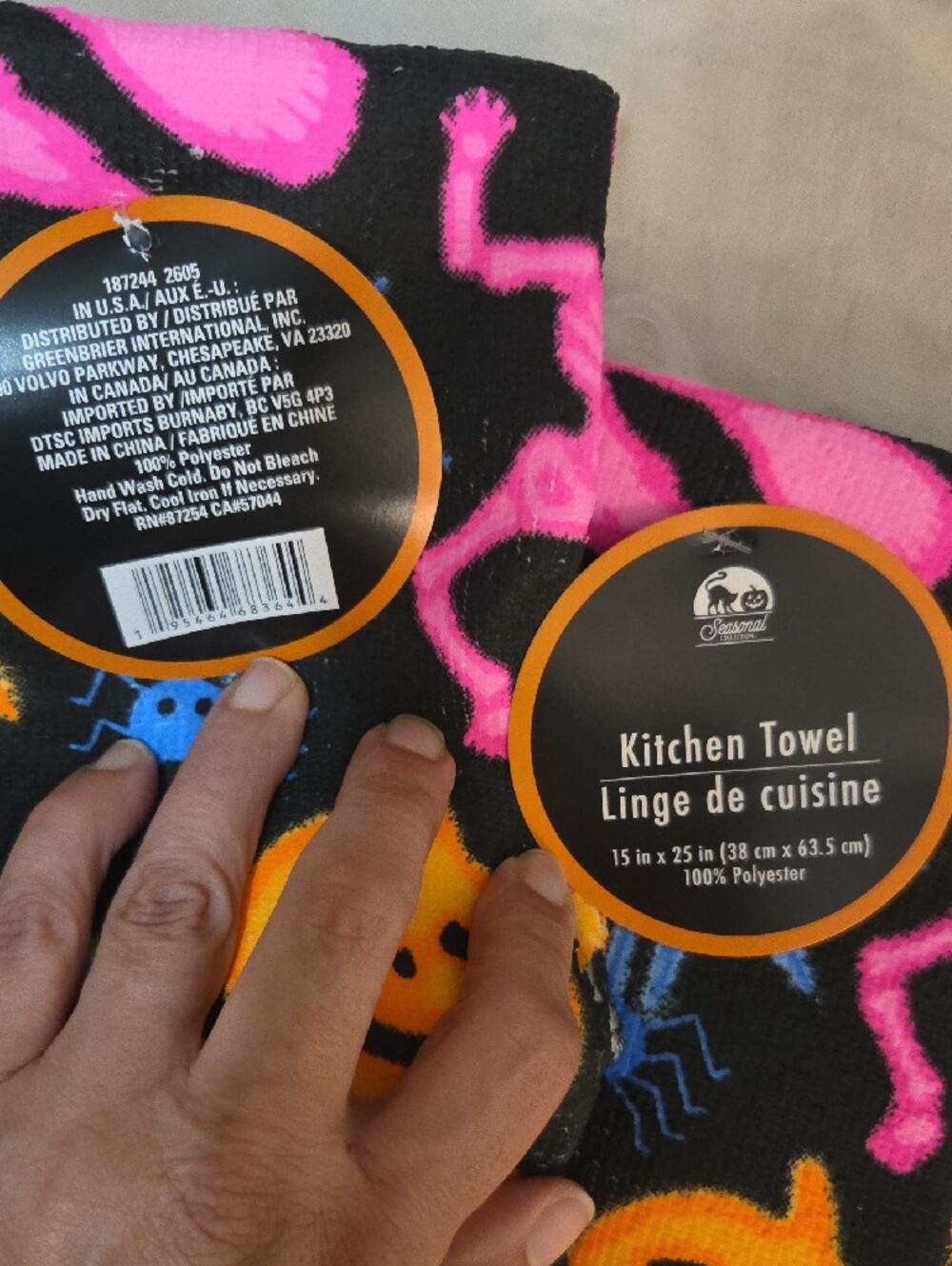 Halloween Kitchen Set 5 Pc NWT Oven Mitt Pot Holders Towels Black Neon - Picture 7 of 7